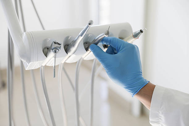 Professional Emergency Dentist technician working in Leander, TX